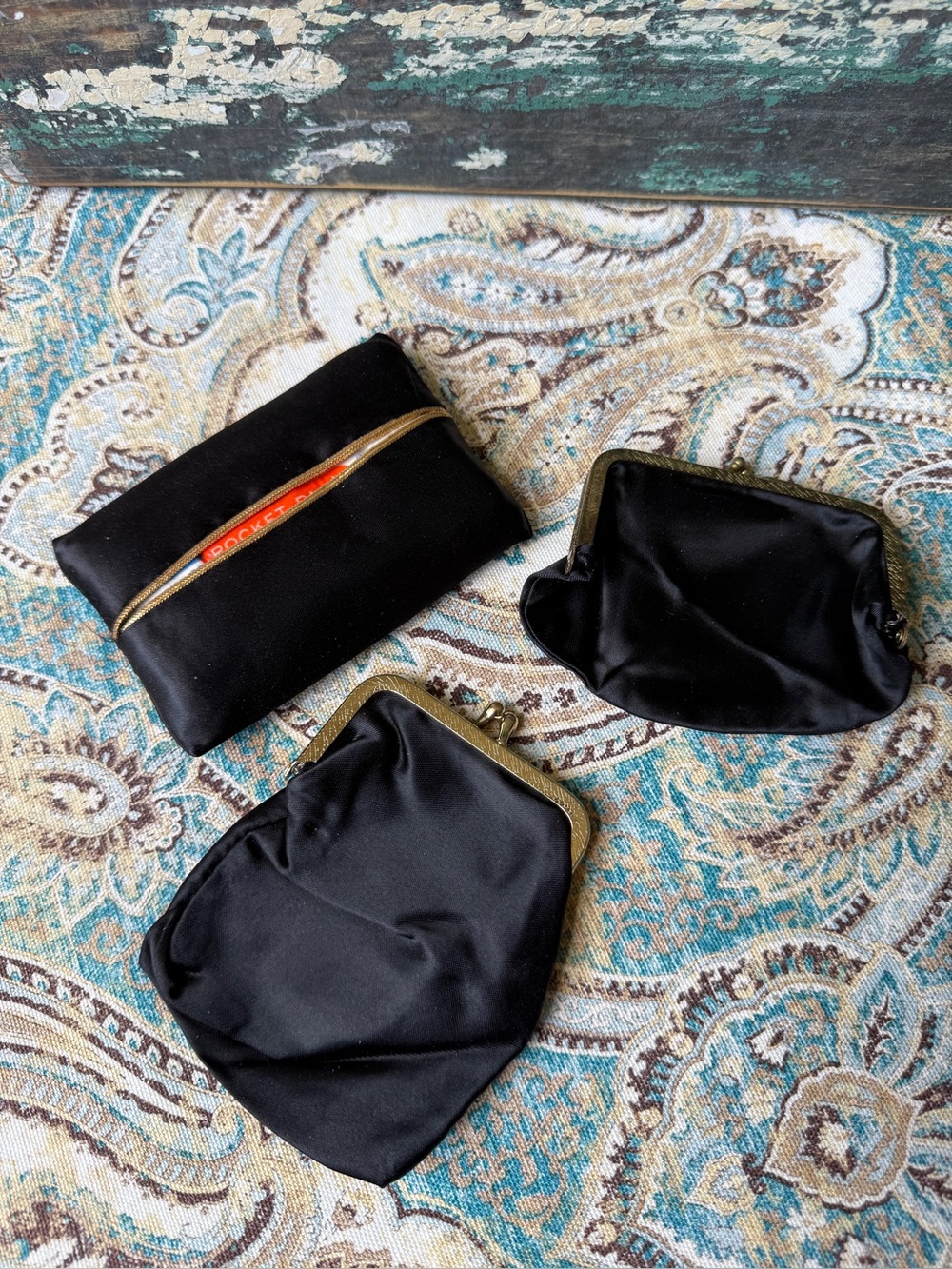 Handbag Vintage Accessory Bundle Kiss Lock Coin Purses and Tissue Pouch